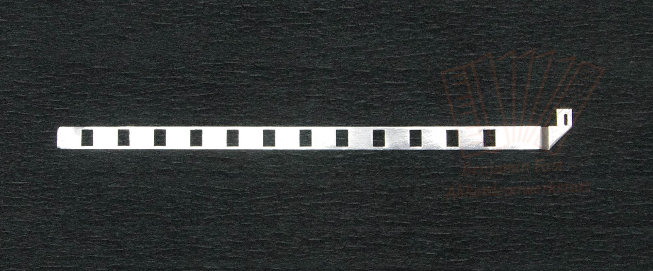 Registerschieber Bass Alu gekröpft 31x1,4 cm, gebraucht Registerschieber Bass Alu gekröpft 31x1,4 cm, gebraucht