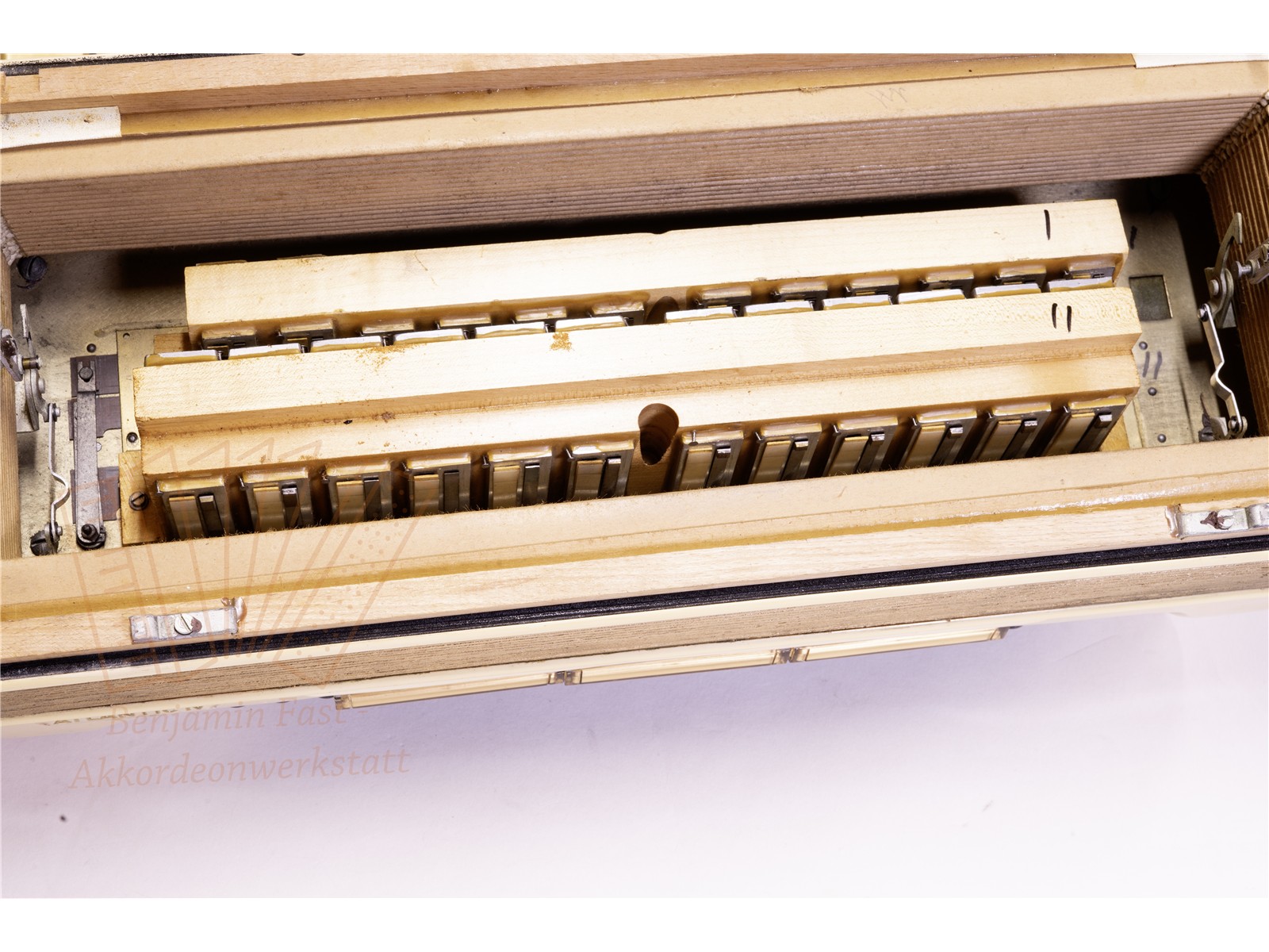 Akkordeon Hohner Atlantic IV de luxe weiß - gebraucht Akkordeon Hohner Atlantic IV de luxe weiß - gebraucht