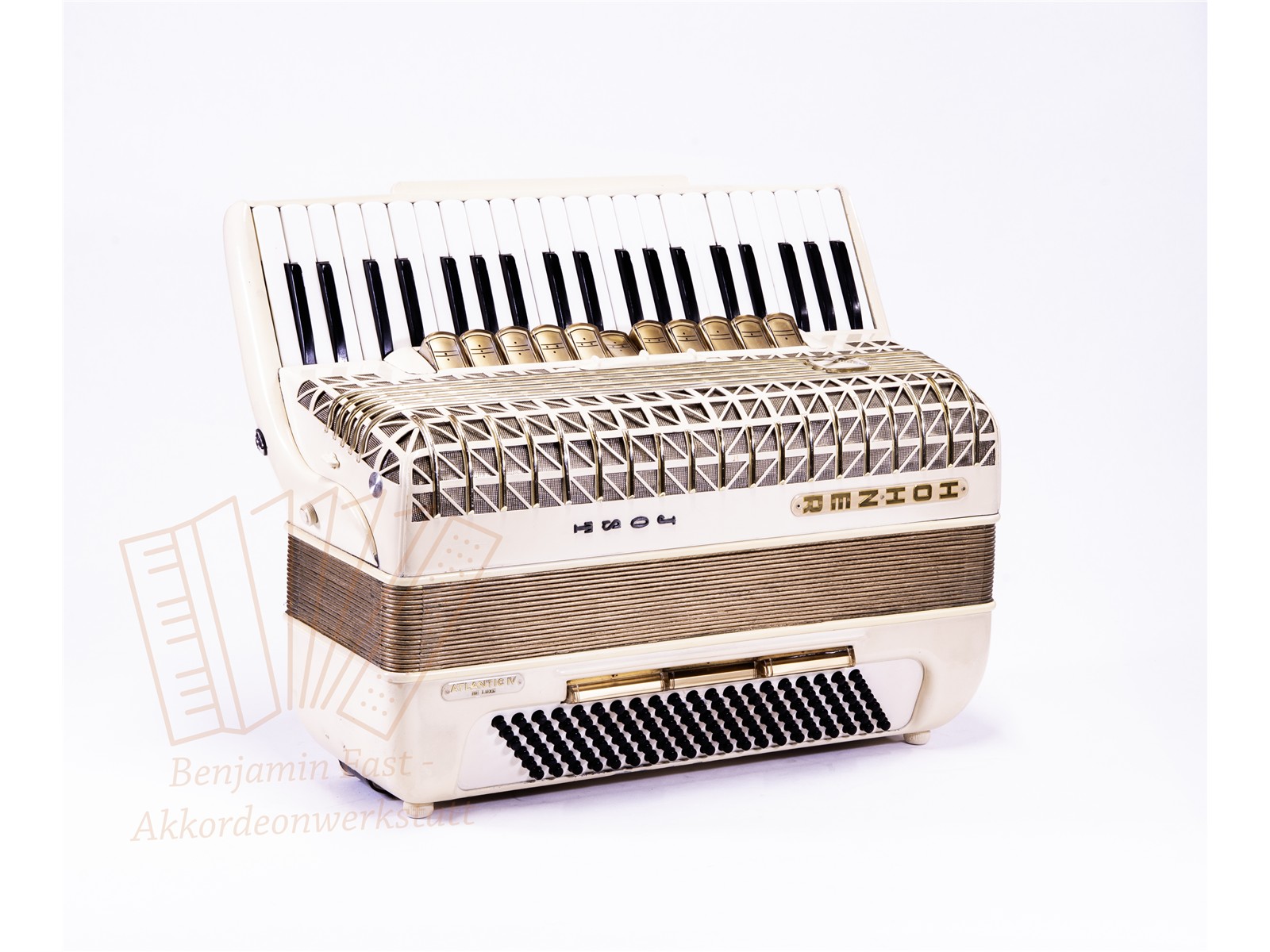 Akkordeon Hohner Atlantic IV de luxe weiß - gebraucht Akkordeon Hohner Atlantic IV de luxe weiß - gebraucht